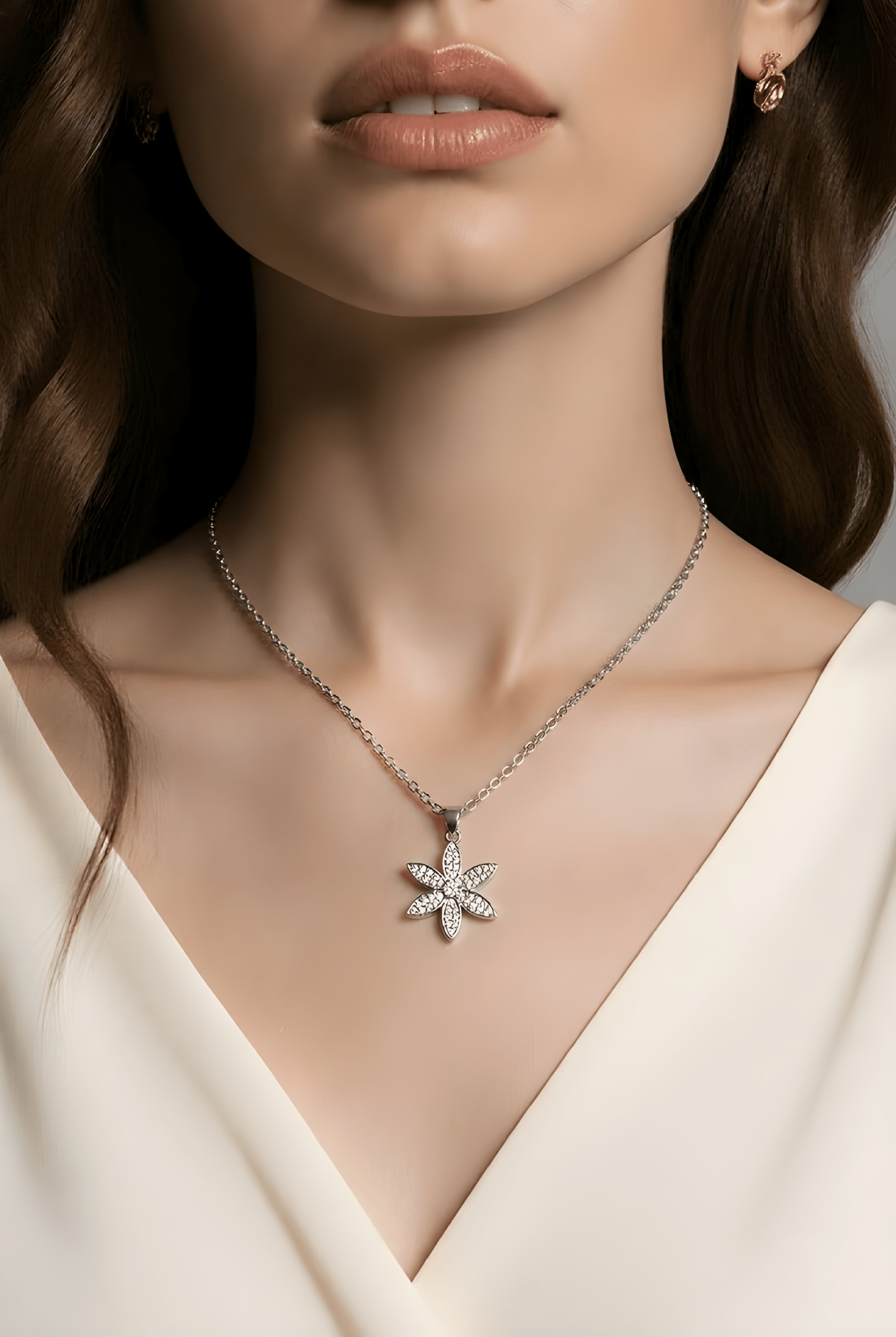 Collana con ciondolo a fiore colore argento acciaio - Dimes Maison Italia